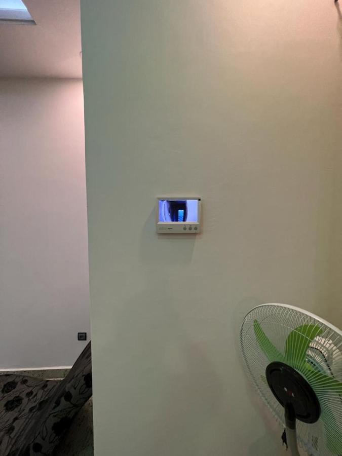 Smb-Gn Residence Lambandji - Electricite Et Wifi H24 코나크리 외부 사진