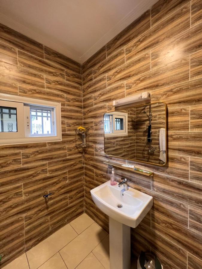 Smb-Gn Residence Lambandji - Electricite Et Wifi H24 코나크리 외부 사진